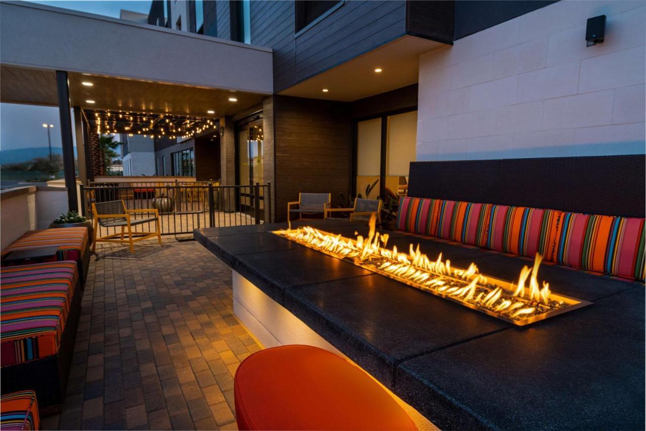 Home2 Suites Corona, Ca エクステリア 写真